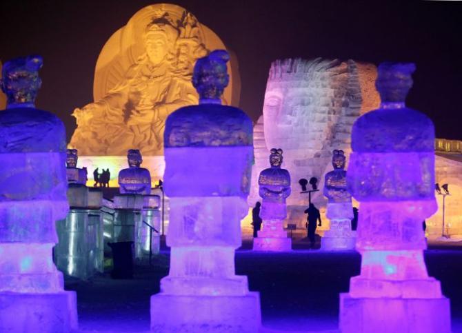 Festival Internacional De Hielo y Nieve en Harbin  2009  hielo  esculturas  luz
