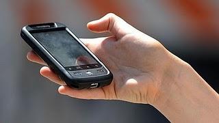 El 5% de los usuarios prefiere renunciar a mantener relaciones antes de quedarse sin su preciado smartphone El 5% de los usuarios prefiere renunciar a mantener relaciones antes de quedarse sin su preciado smartphone