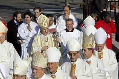 Familia, ¡sieg heil! Familia, ¡sieg heil!