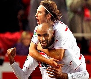 Cabezazo de Kanoute y triunfo del Sevilla ante el Osasuna( 1-0) Cabezazo de Kanoute y triunfo del Sevilla ante el Osasuna( 1-0)