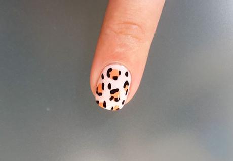 uñas decoradas con leopardo paso a paso