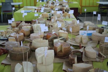 LA FERIA DEL QUESO ARTESANO PONE EN EL MAPA A VILLALUENGA DEL ROSARIO