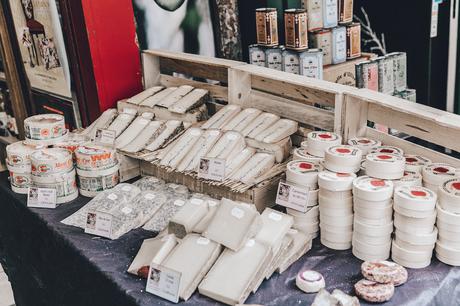 Montmartre Montmartre-Moulin_Rouge-Zadig_Voltiere-Sequins_Jacket-Leather_Trousers-Outfit-Paris-Street_Style-53