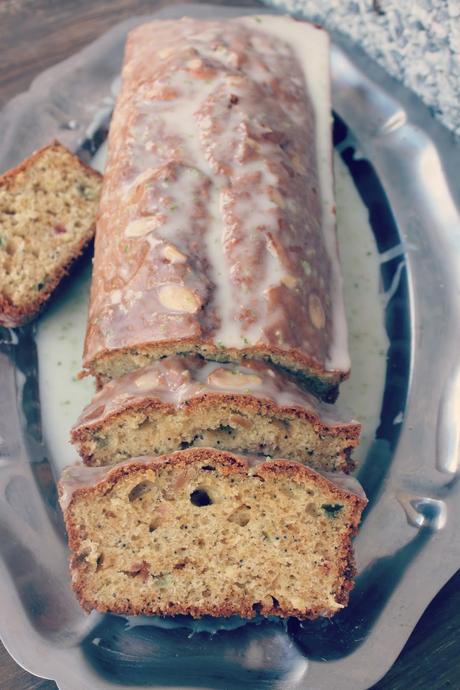 PLUMCAKE GLASEADO DE LIMA CON SEMILLAS DE AMAPOLA PLUMCAKE GLASEADO DE LIMA CON SEMILLAS DE AMAPOLA