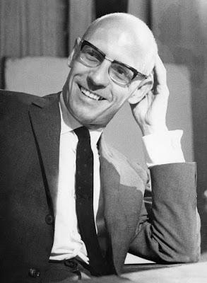 ANÁLISIS DEL LIBRO “DEFENDER LA SOCIEDAD” DE MICHEL FOUCAULT ANÁLISIS DEL LIBRO “DEFENDER LA SOCIEDAD” DE MICHEL FOUCAULT