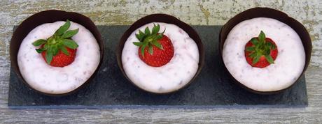 FRESAS CON NATA EN CUENCOS DE CHOCOLATE (RECETA PARA EL PERIÒDIC D´ONTINYENT) FRESAS CON NATA EN CUENCOS DE CHOCOLATE (RECETA PARA EL PERIÒDIC D´ONTINYENT)