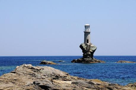 ¿Un faro o la torre de un brujo? ¿Un faro o la torre de un brujo?