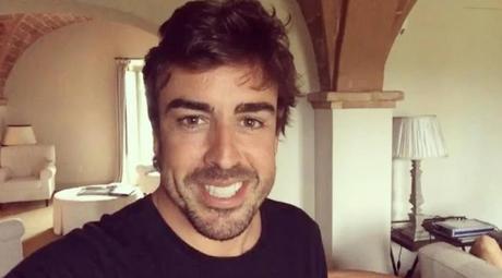 Fernando Alonso cambia la F1 por el Rally en PS4
