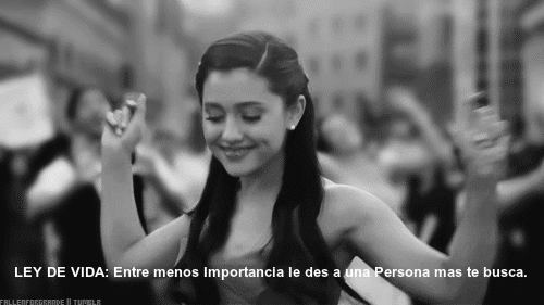LEY DE VIDA: Entre menos Importancia le des a una Persona mas te busca. LEY DE VIDA: Entre menos Importancia le des a una Persona mas te busca.