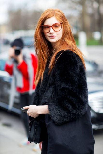 El magnetismo de las mujeres pelirrojas. Ginger women pelirroja de negro