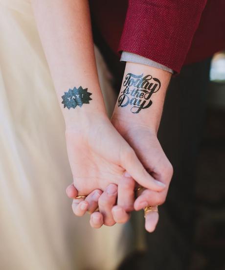 BODAS | Una boda boho con pajaritas, suculentas, tattoo temporales y red velvet