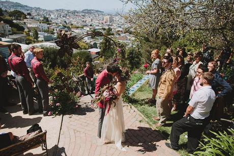 BODAS | Una boda boho con pajaritas, suculentas, tattoo temporales y red velvet