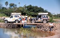 Transporte en vehículos 4x4 / Todo-Terrenos Transporte en vehículos 4x4 / Todo-Terrenos
