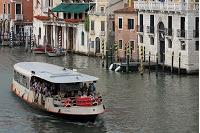 Transportes marítimos y fluviales http://www.diariosdeunfotografodeviajes.com/2013/10/el-vaporetto-veneciano.html