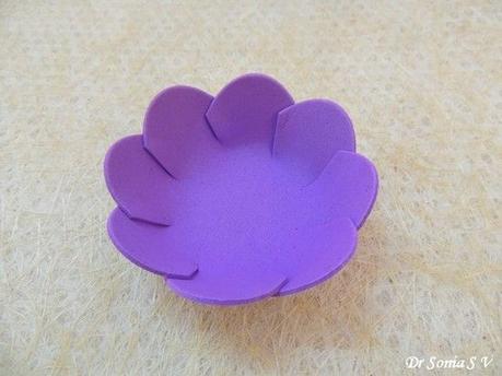 Como hacer porta dulces para cumpleaños en goma Eva Como hacer porta dulces para cumpleaños en goma Eva