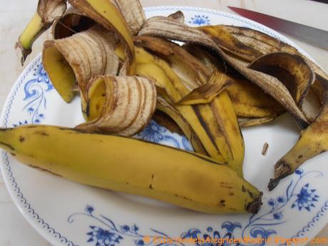 Té de cáscara de plátano. Una buena forma de aportar potasio (K) a nuestras plantas en flor o fruto Té de cáscara de plátano. Una buena forma de aportar potasio (K) a nuestras plantas en flor o fruto