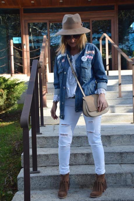 Denim jacket with patches spring outfits by Diseneitorforever