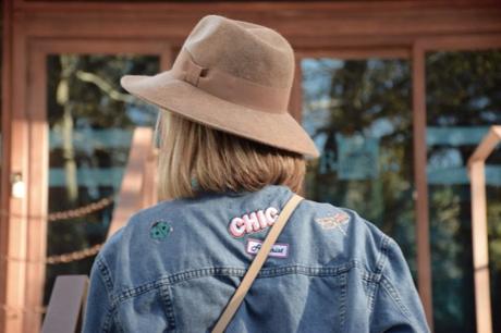 Denim jacket with patches spring outfits by Diseneitorforever