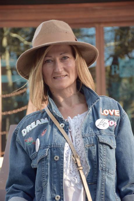 Denim jacket with patches spring outfits by Diseneitorforever