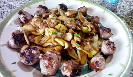 Patatas asadas con salchichas y setas boletus - Patate con porcini e salsiccie - Roast italian sausage and potato with porcini mushroom patatasboletussalchichas6