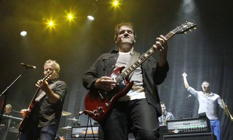 Los Pericos preparan su gira musical y alistan un concierto tributo a David Bowie Los Pericos preparan su gira musical y alistan un concierto tributo a David Bowie