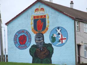 Cold Cold Ground, de Adrian McKinty uda mural belfast