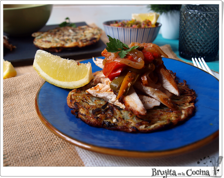 Pollo a la mexicana sobre rösti de patata Pollo a la mexicana sobre rösti de patata