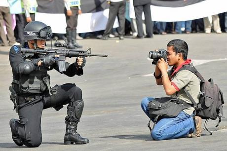 20 Fotógrafos que están dispuestos a todo por la toma perfecta fotografos-foto-perfecta (3)