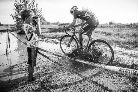 20 Fotógrafos que están dispuestos a todo por la toma perfecta fotografos-foto-perfecta (1)
