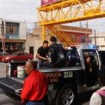 Debido a bloqueo de taxistas, policía da “raid” a los ciudadanos