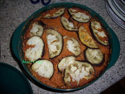 Una receta, dos versiones: Berenjenas con atún y tomate