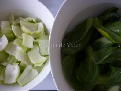 Pollo salteado con Pak Choi y sésamo