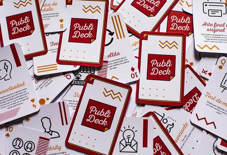 Publi Deck, una baraja de cartas con definiciones divertidas del mundo de la publicidad Publi Deck, una baraja de cartas con definiciones divertidas del mundo de la publicidad
