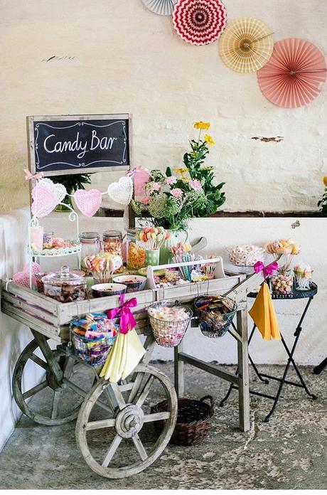 Extras para tu boda. La Candy Bar candy bar en un carro