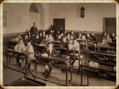 Escuelas Aguirre 1886_Marco