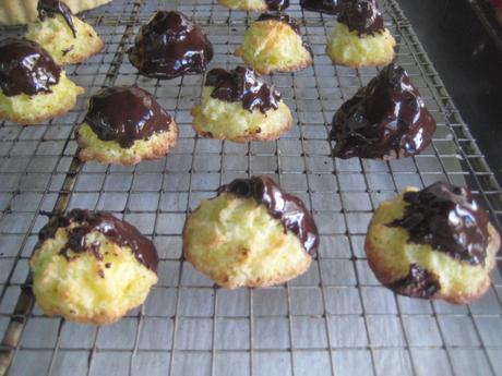 PASTAS DE COCO CON CHOCOLATE