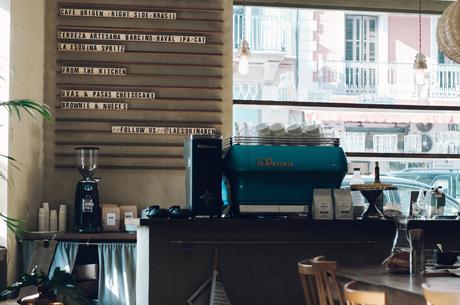 En la Ciudad: La Esquina, Kitchen & Coffee La Esquina Restaurante Barcelona