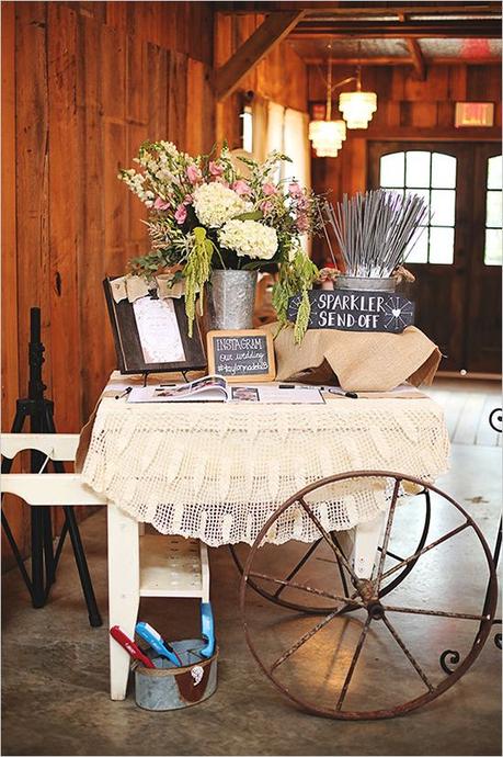 Chic vintage ranch wedding. Captured By: Erica Mae Photography #weddingchicks http://www.weddingchicks.com/2014/09/26/chic-vintage-ranch-wedding/: 