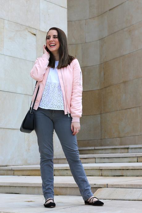 Outfit casual con mi bomber rosa