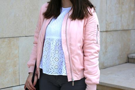 Outfit casual con mi bomber rosa