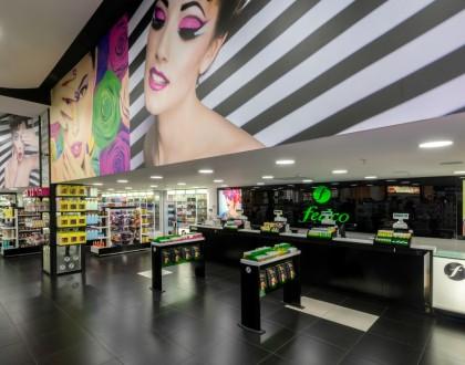 Rimmel London anuncia a Cara Delevingne como su nueva embajadora de marca Disfruta de un mundo lleno de exclusividad