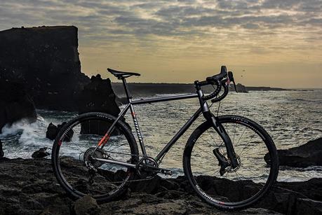 Lauf lanza una versión de su horquilla con suspensión para bicicletas de carretera para aventura o grava, o ciclocross: La Grit Lauf lanza una versión de su horquilla con suspensión para bicicletas de carretera para aventura o grava, o ciclocross: La Grit