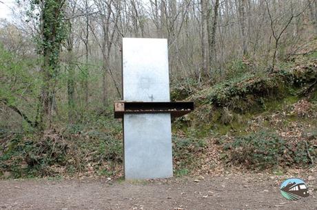 Recorriendo la Sierra de Francia: Bosque de los Espejos Estructura Torre de Intercambio