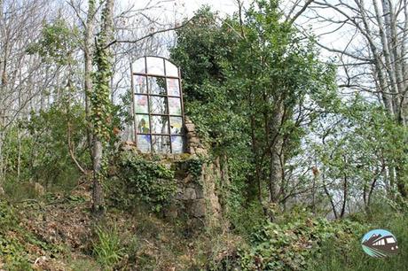 Recorriendo la Sierra de Francia: Bosque de los Espejos La vidriera