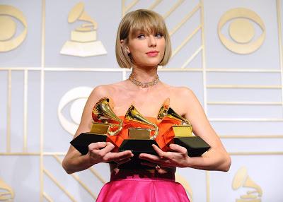 Taylor Swift nos presenta 'New Romantics', dedicado a sus fans
