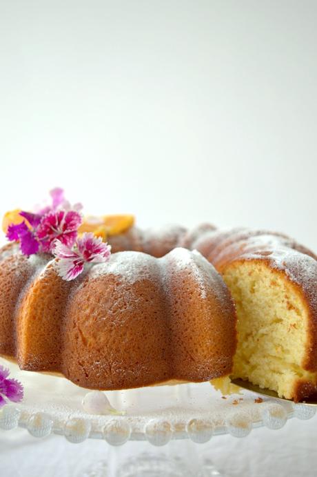 Bundt cake de tangelo, lo mejor de dos frutas reunidas en un bizcocho Bundt cake de tangelo, lo mejor de dos frutas reunidas en un bizcocho