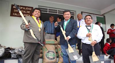 COMUNEROS DE HUAROCHIRÍ RECIBEN APOYO DEL GORE LIMA… COMUNEROS DE HUAROCHIRÍ RECIBEN APOYO DEL GORE LIMA…