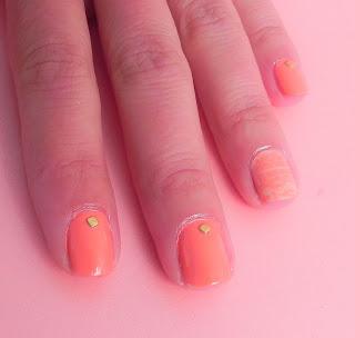 Manicuras de primavera paso a paso con ESSIE