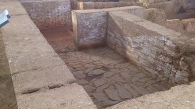 Escenarios de El secreto de Zalamea: Cancho Roano Escenarios de El secreto de Zalamea: Cancho Roano