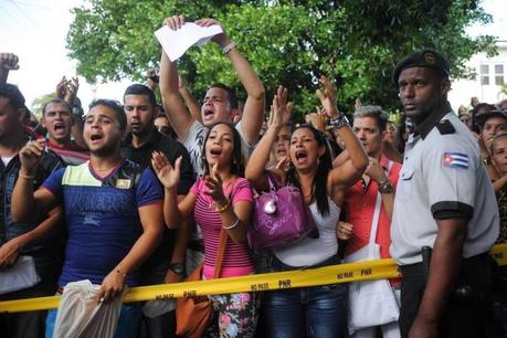 Ecuador sube a 400 dólares el precio de las visas para cubanos ecuadorvisacubanos06